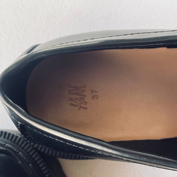 H&M Loafers Womens 6.5 Black Leather Gold Chain Lug Soles Chunky Platform Boho - Picture 6 of 7